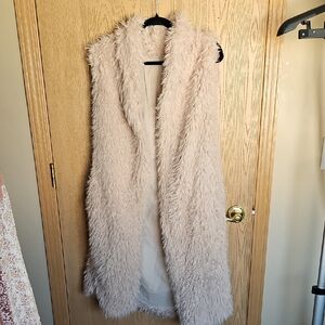 Plush Boutique Faux Fur Vest in Cream